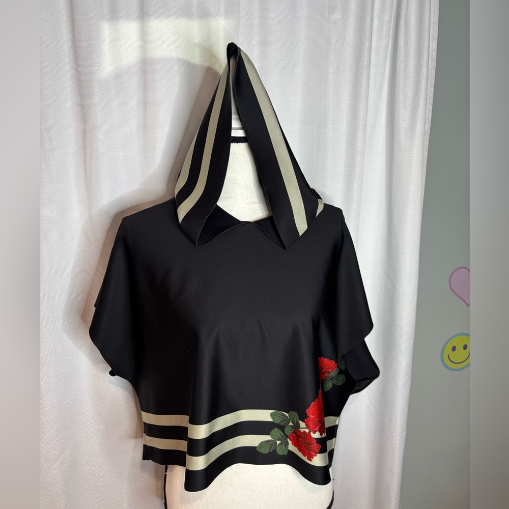 UltraCor Black hooded crop top Size Medium Roses stripes Ultra Cor - Picture 3 of 8